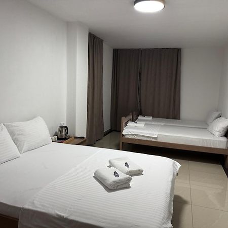 Hotel Majestic Струга Экстерьер фото