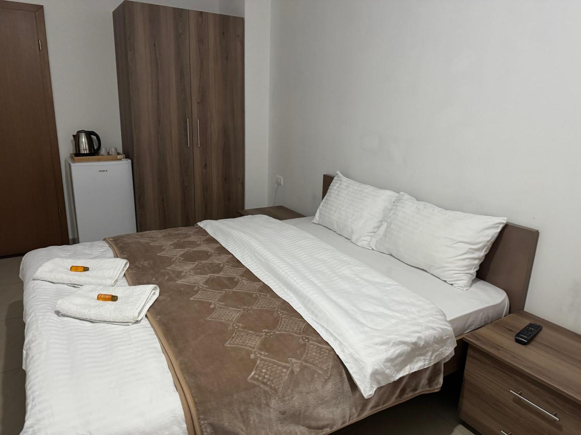 Hotel Majestic Струга Экстерьер фото